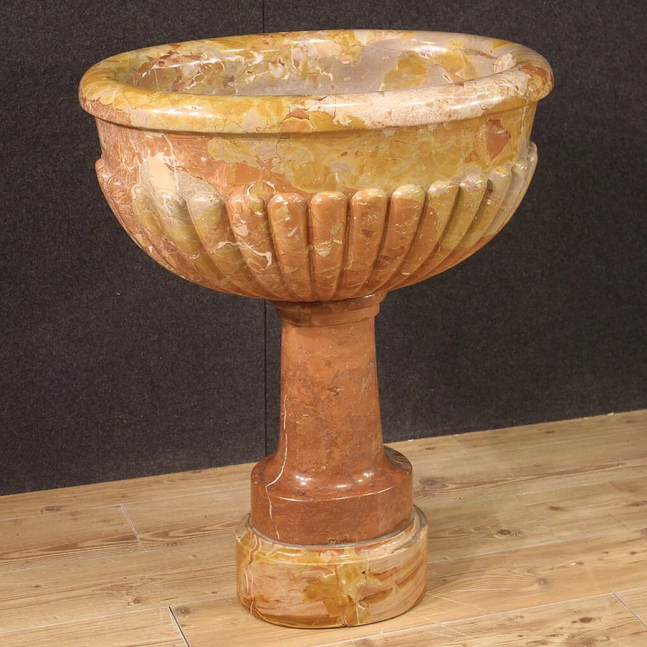 Red Verona marble stoup, 19th century 1