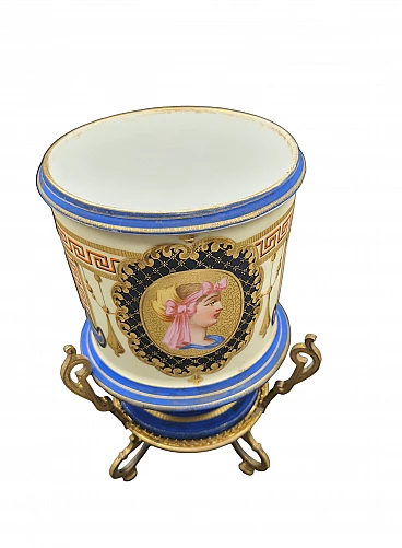 Cache pot Napoleon III with bronze stand, mid-19th century