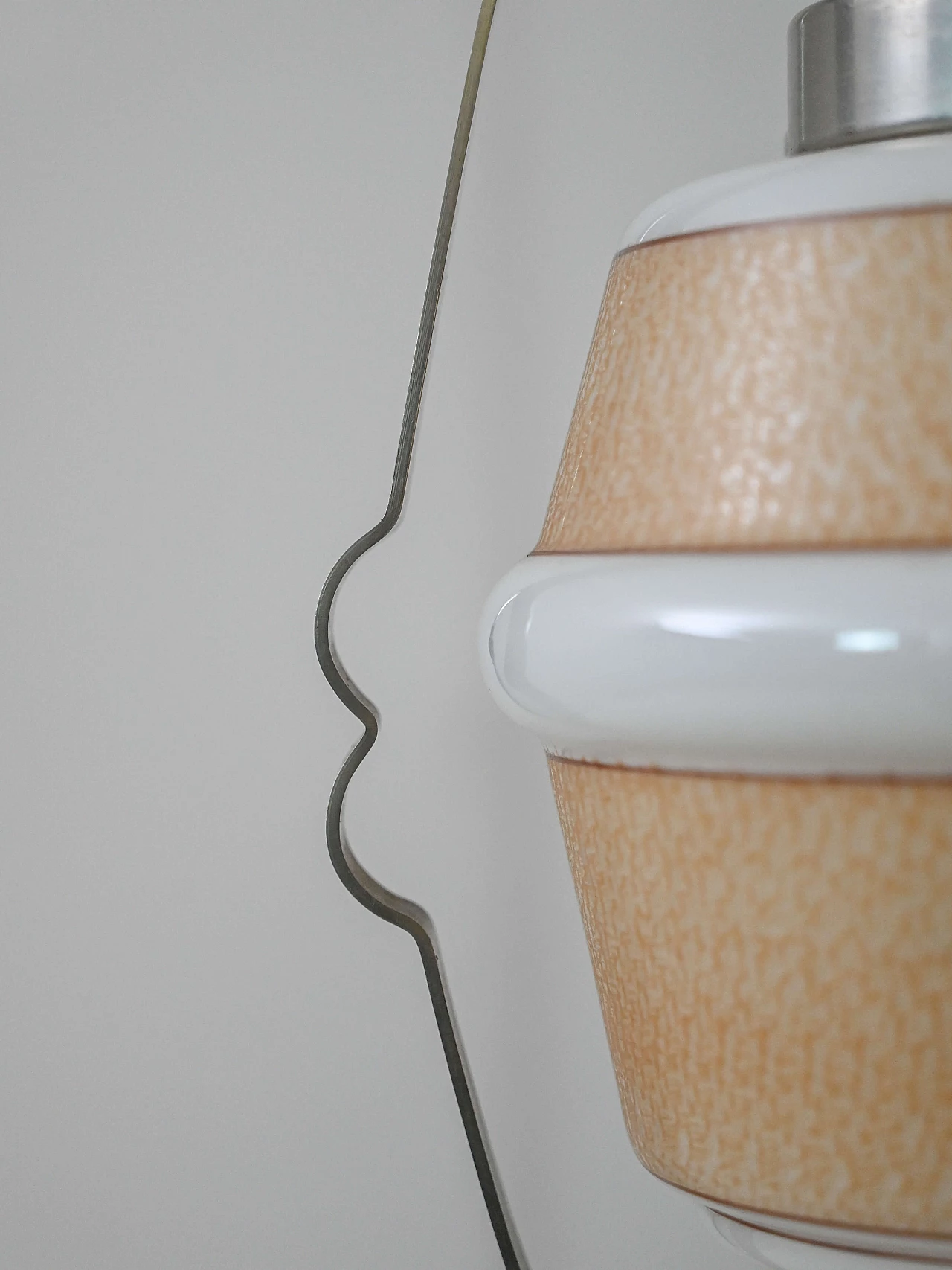 Lampadario in metallo con paralume in vetro dipinto, anni '30 3