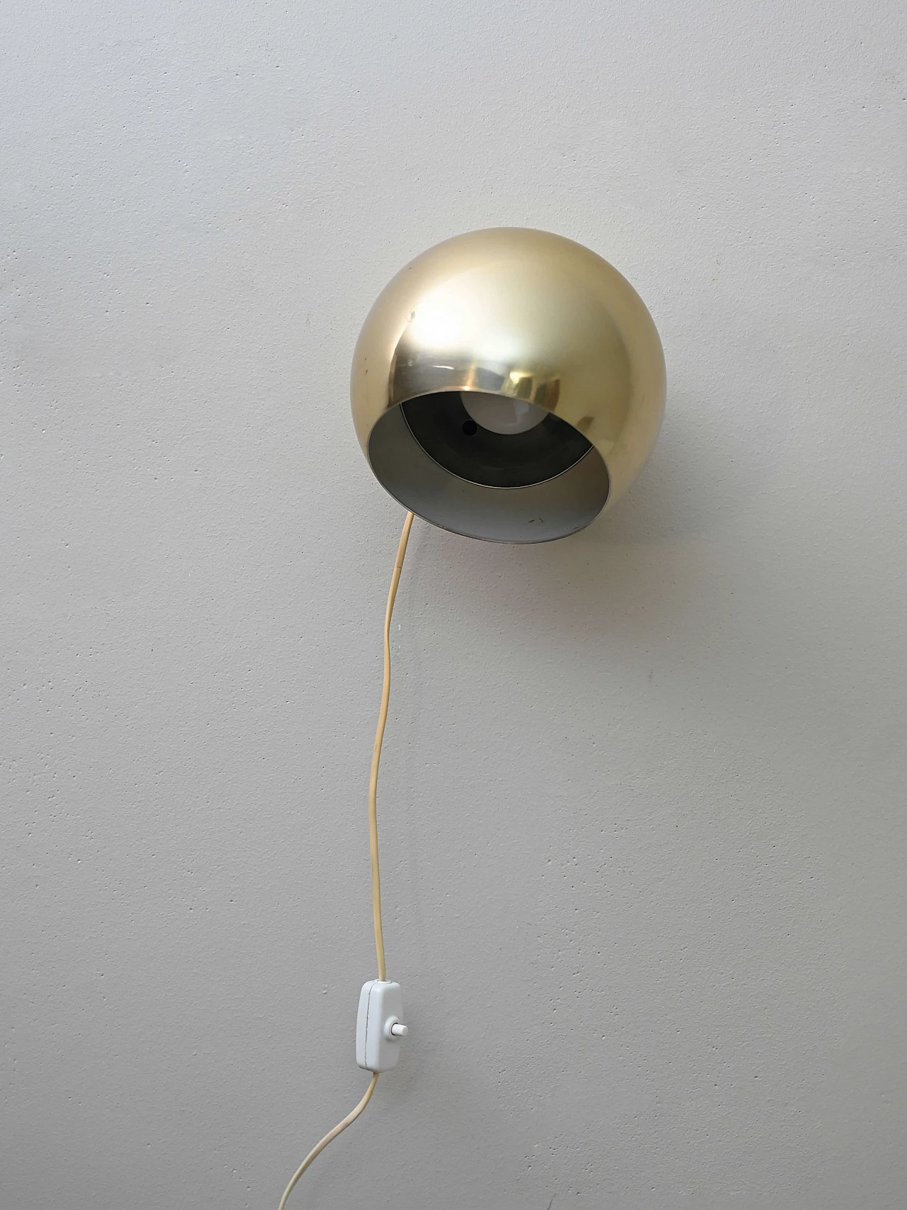 Gilded metal wall lamp, 1970s 2