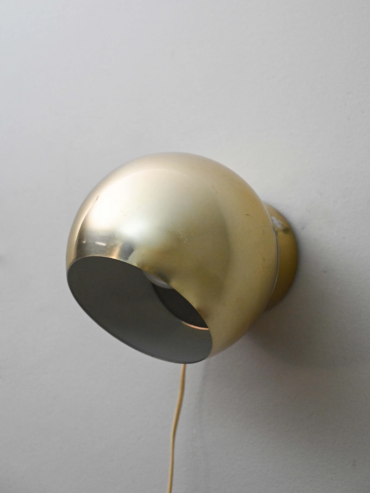 Gilded metal wall lamp, 1970s 4