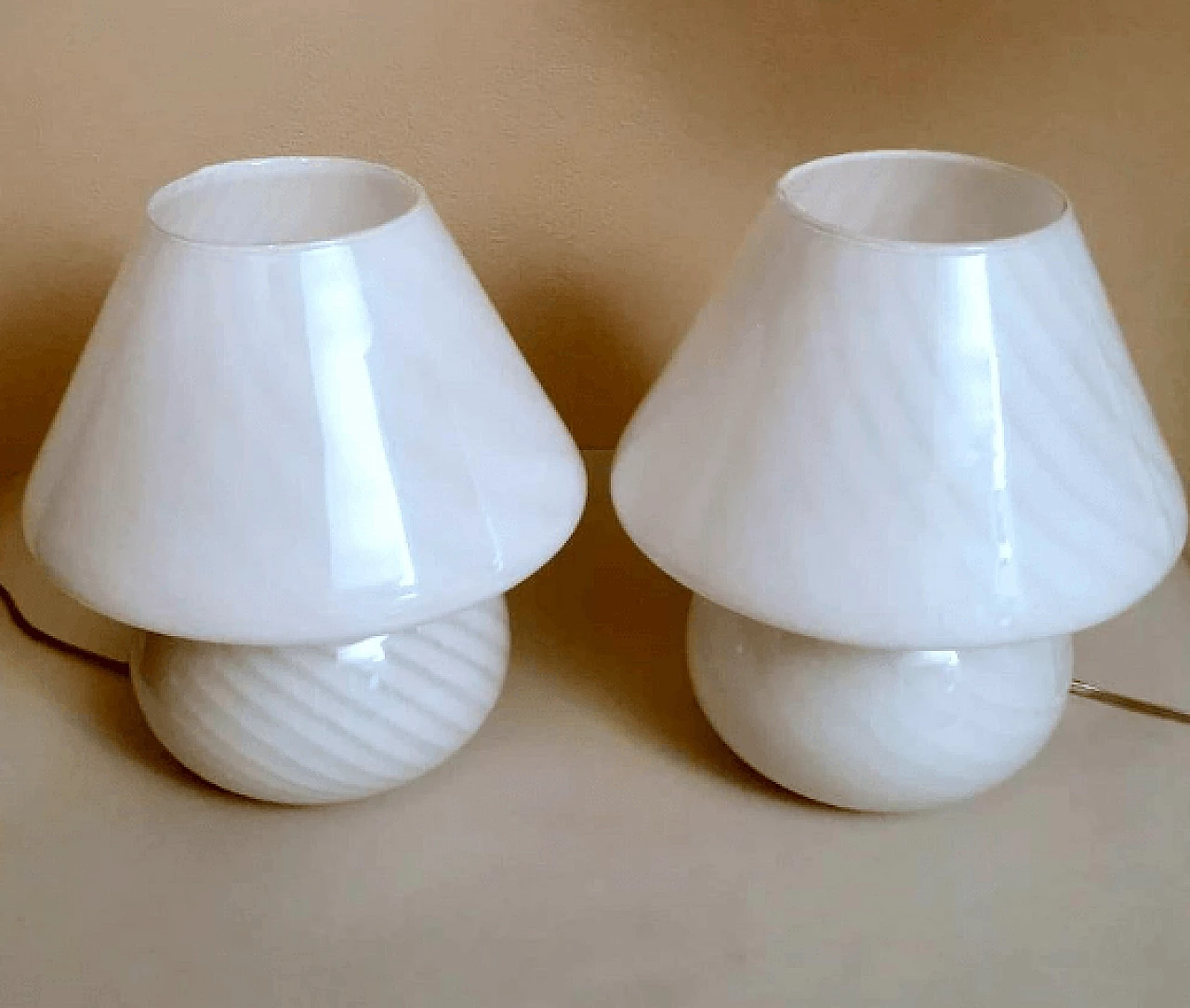 Coppia di lampade da tavolo in vetro attribuite a Venini, anni '70 2