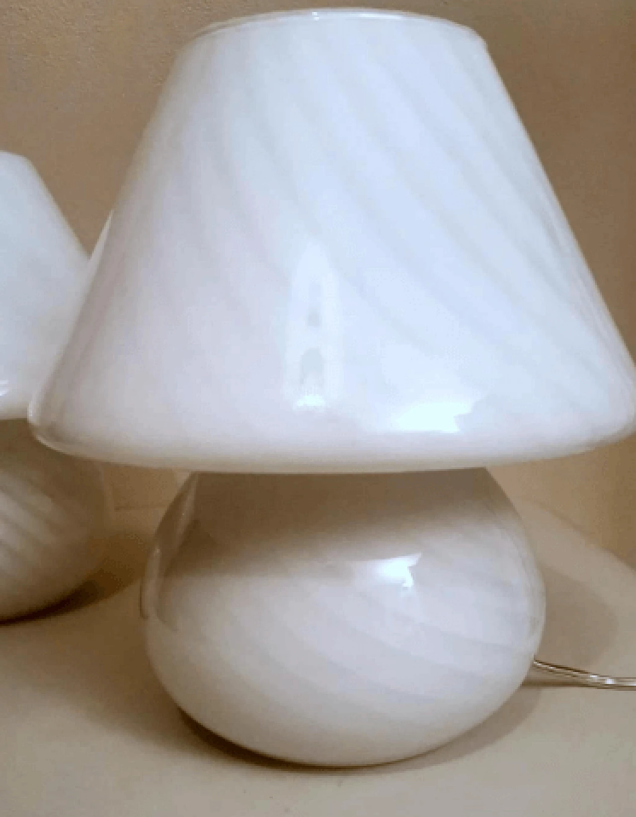 Coppia di lampade da tavolo in vetro attribuite a Venini, anni '70 9