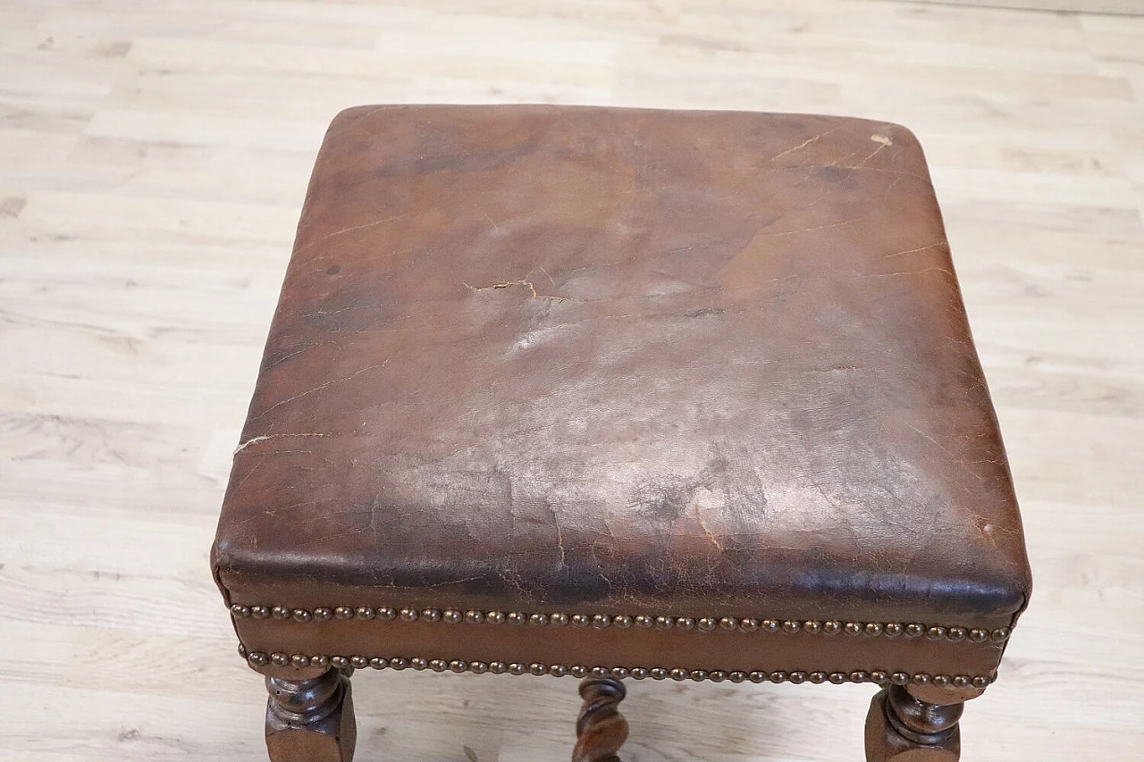 Walnut stool with leather seat, 18th century 4