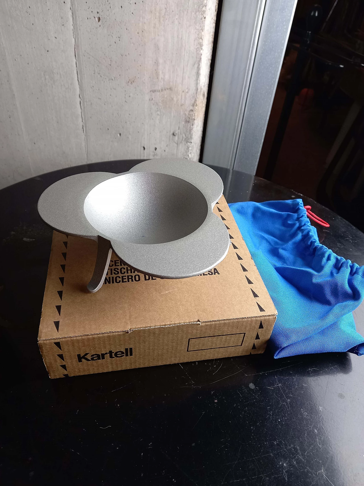 Posacenere Clino in metallo di Enzo Mari per Kartell, anni '60 1