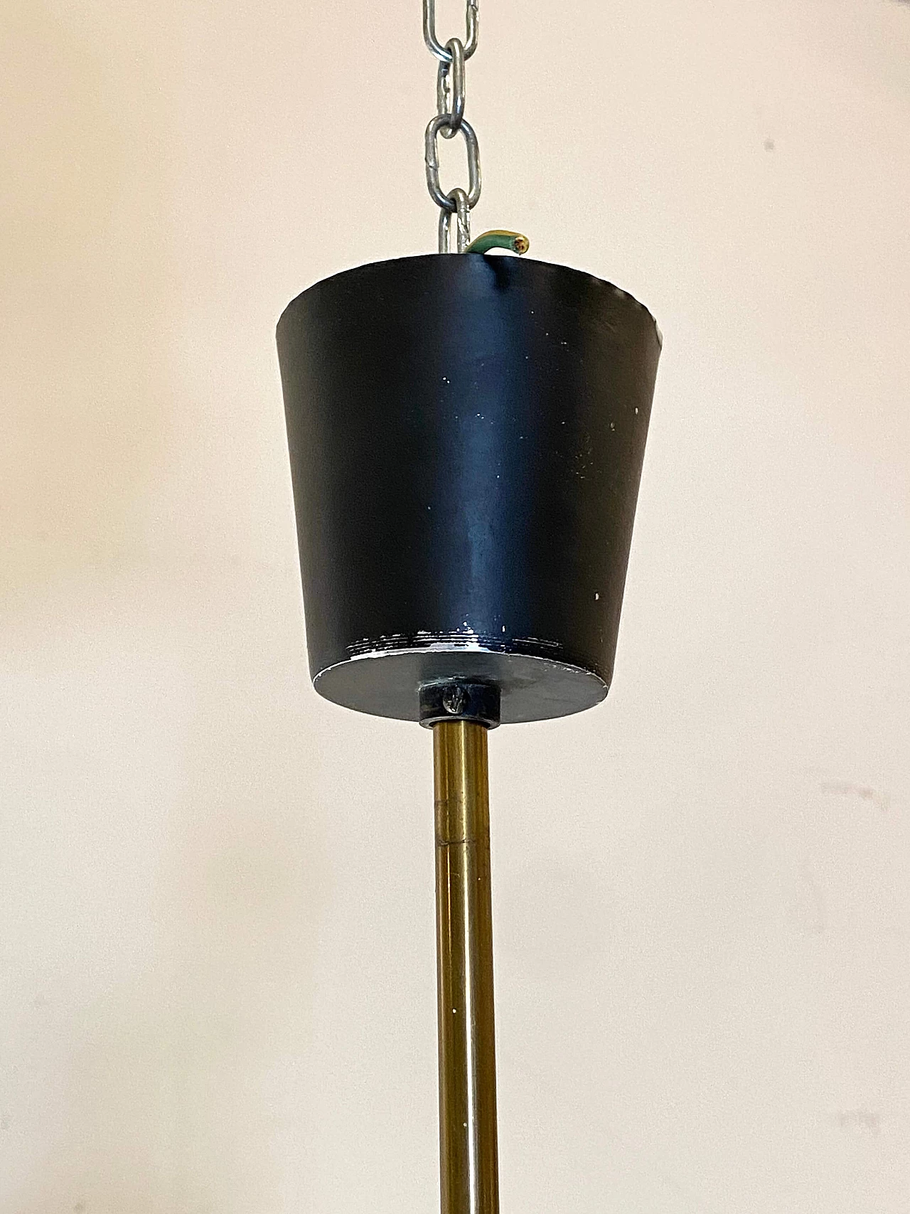 Lampadario sferico con diffusore in vetro opalino, anni '60 8