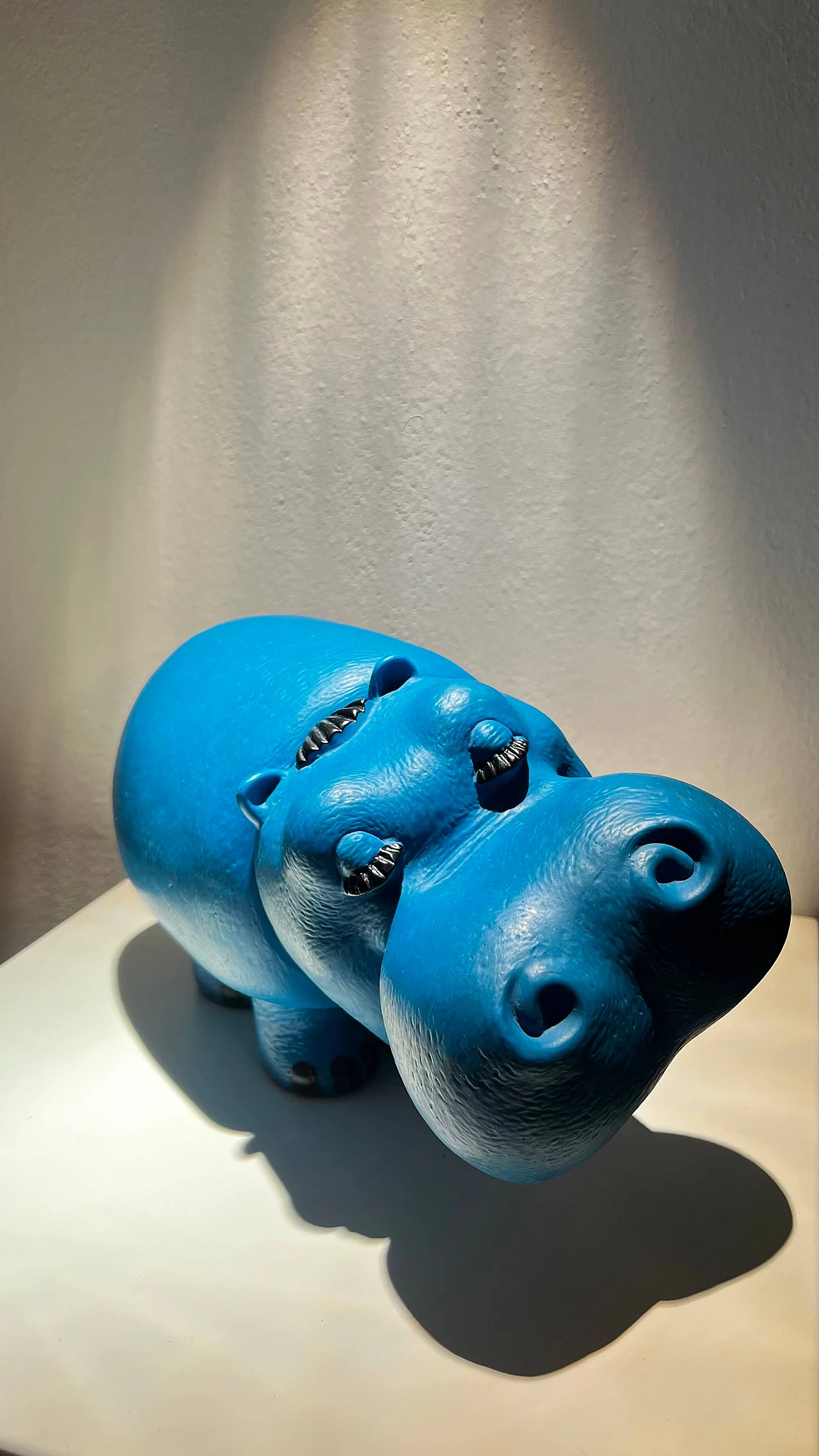 Scultura di ippopotamo di Armando Testa per Lines, anni '60 1