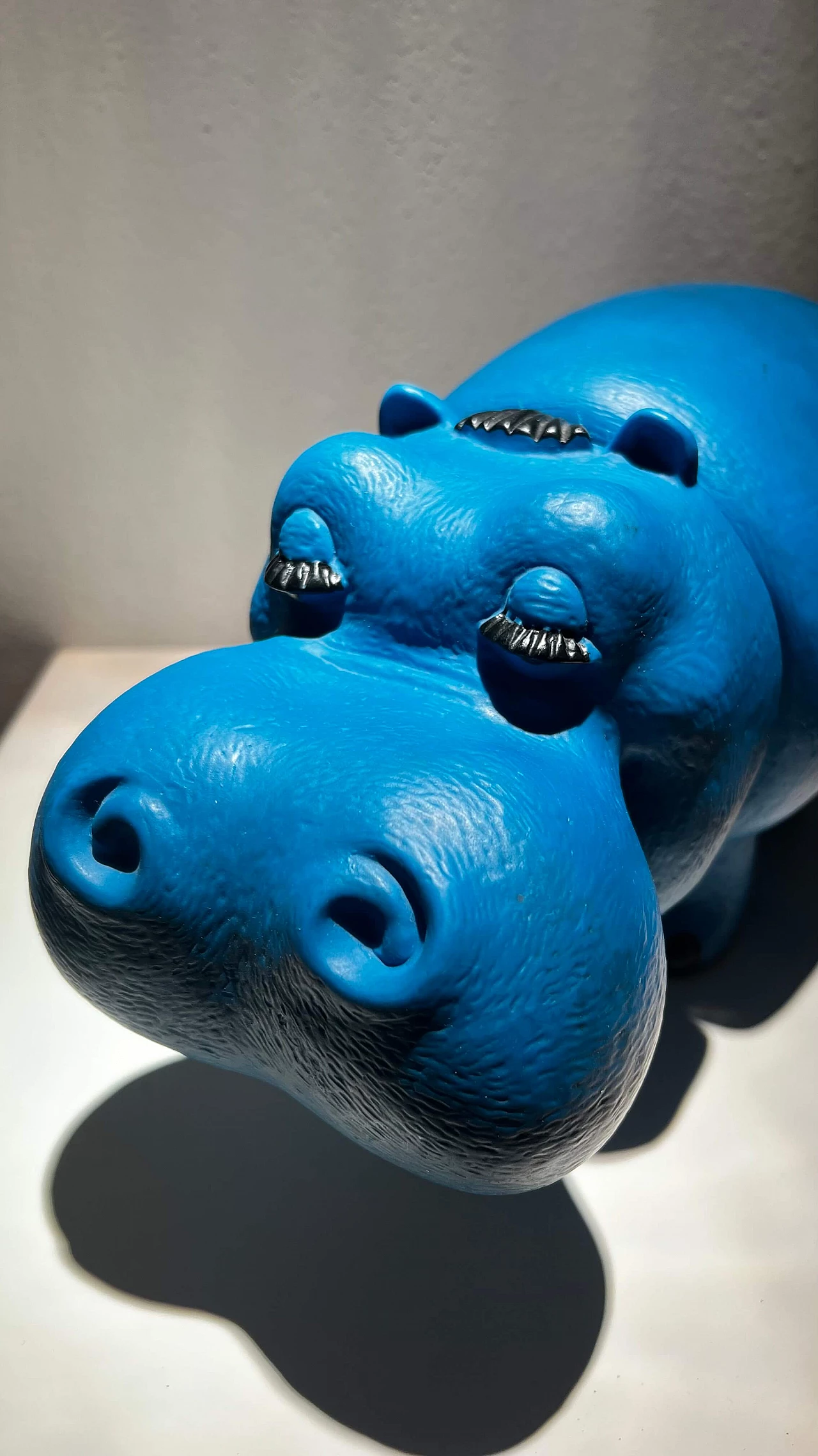 Scultura di ippopotamo di Armando Testa per Lines, anni '60 6