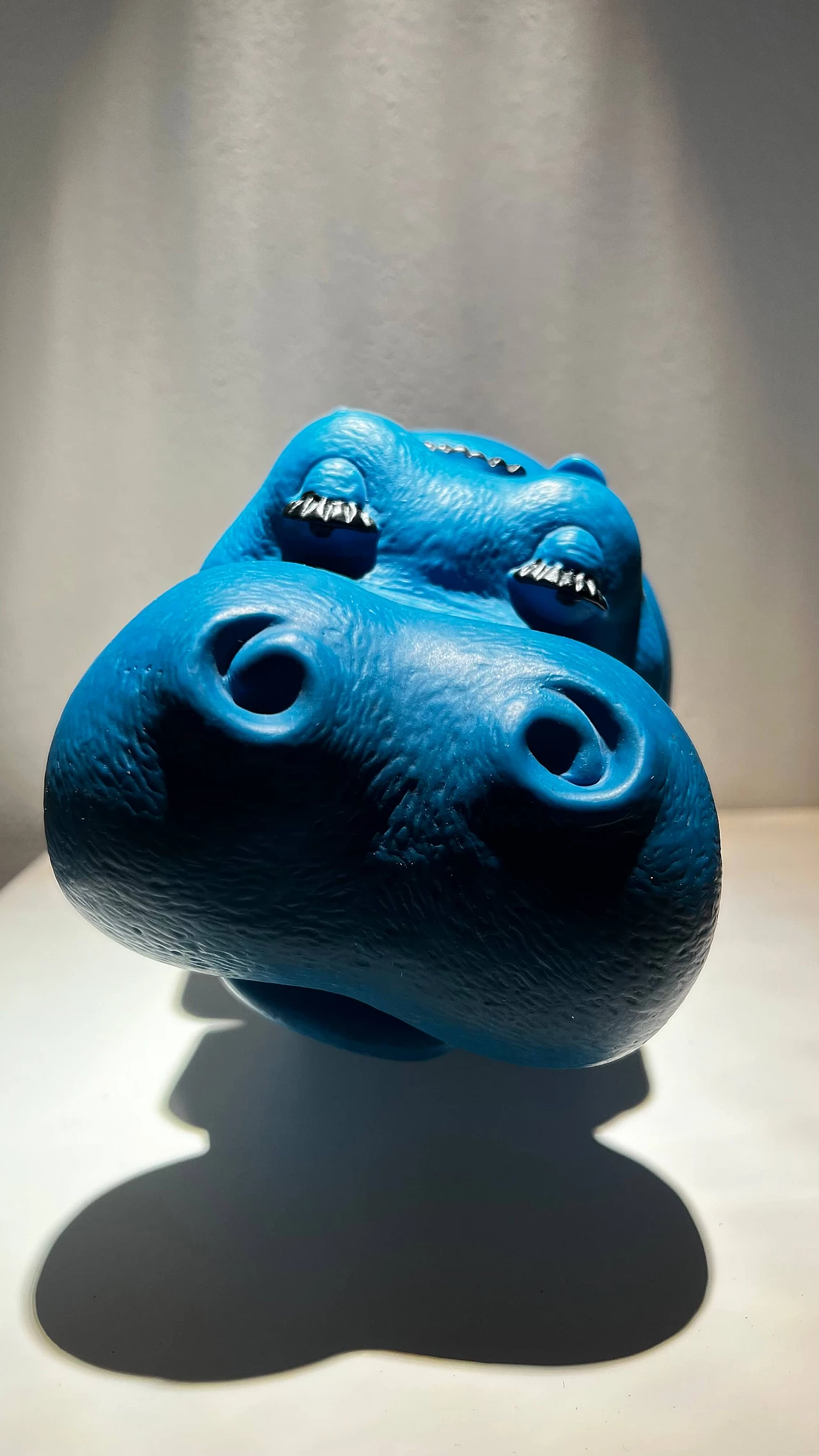 Scultura di ippopotamo di Armando Testa per Lines, anni '60 9