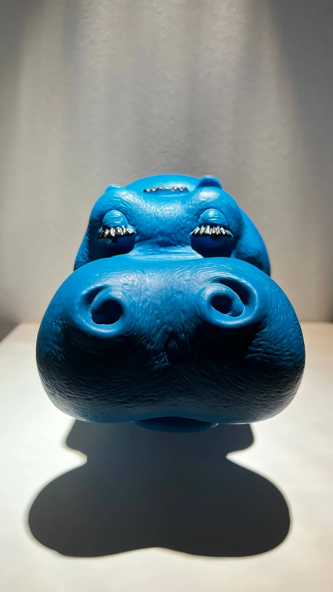Scultura di ippopotamo di Armando Testa per Lines, anni '60 12