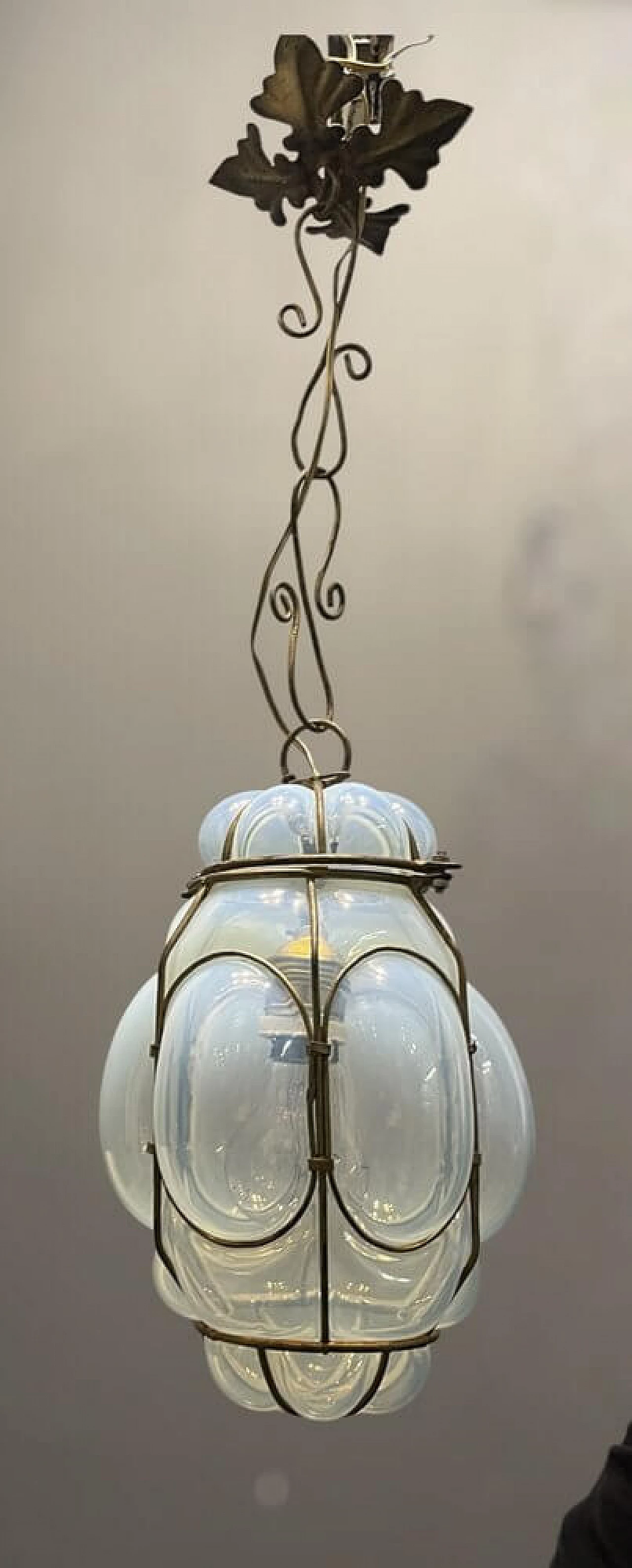 Lampadario in ferro battuto e vetro di Murano soffiato, anni '50 3