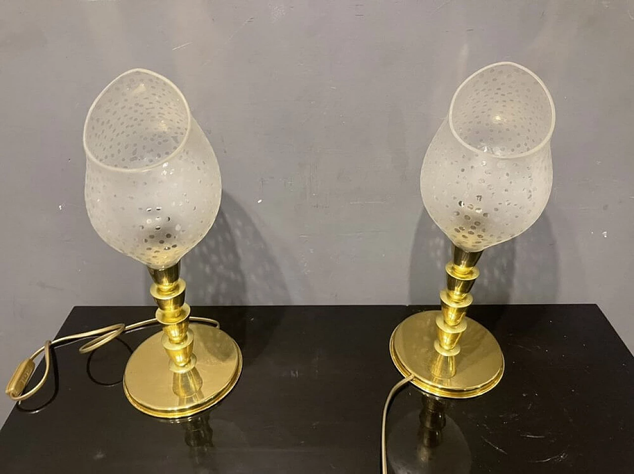 Coppia di lampade da tavolo in vetro di Murano e ottone, anni '80 2