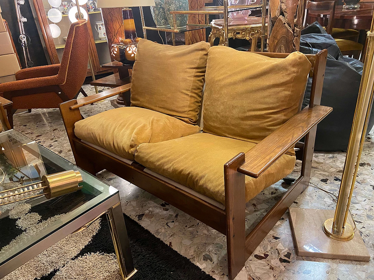 Pair of sofas in walnut attributed to Carlo Scarpa, 1960s 12