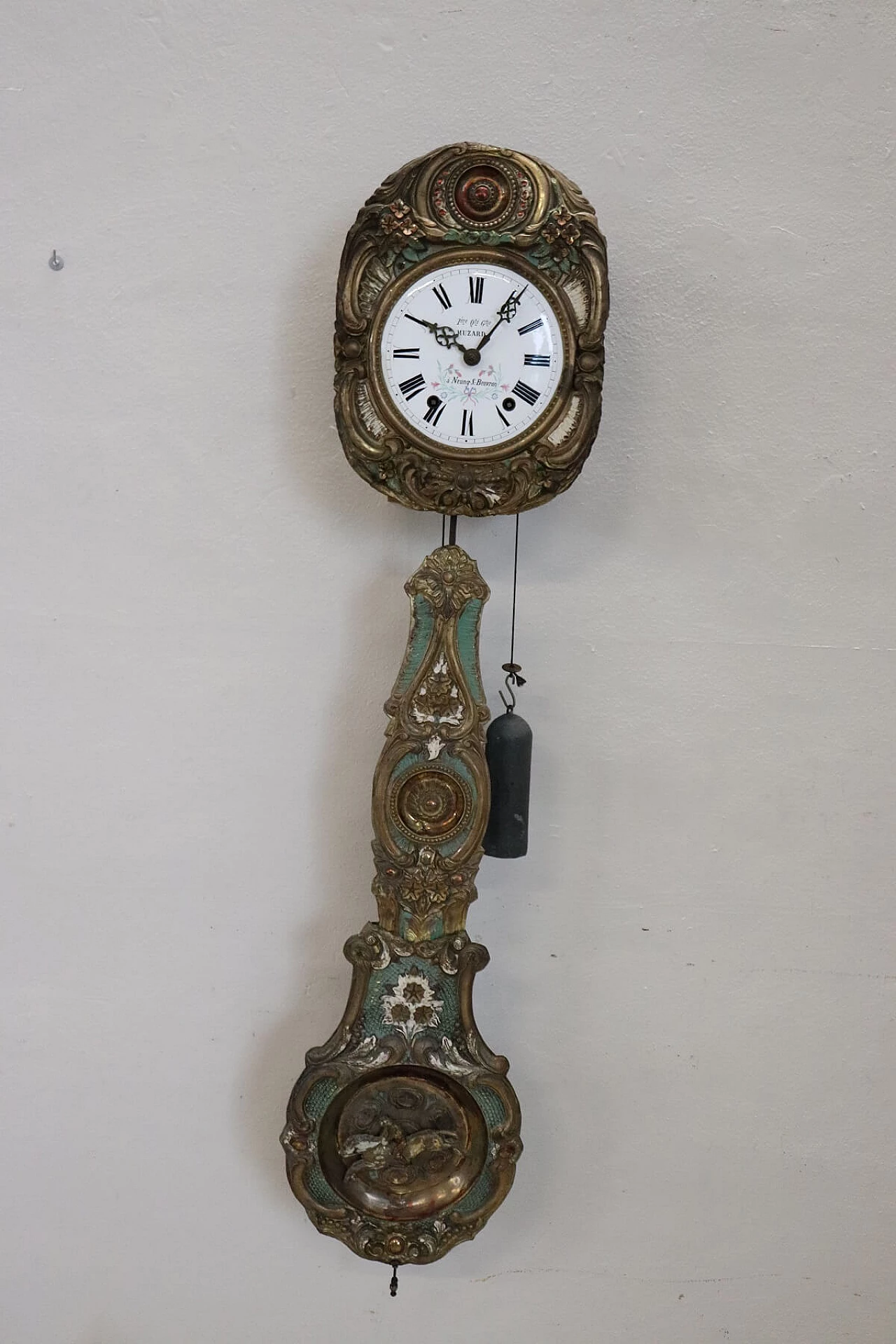 Wall pendulum clock in embossed and painted bronze, 19th century 2