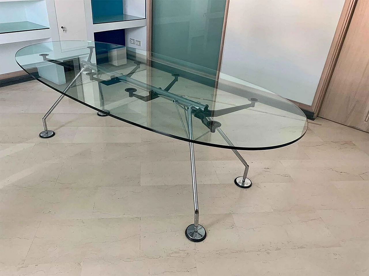 Tavolo ovale in vetro e metallo di Norman Foster per Tecno, anni '2000 2