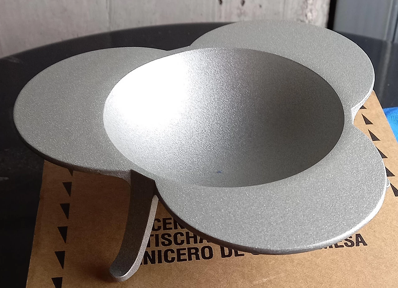 Posacenere Clino in metallo di Enzo Mari per Kartell, anni '60 6