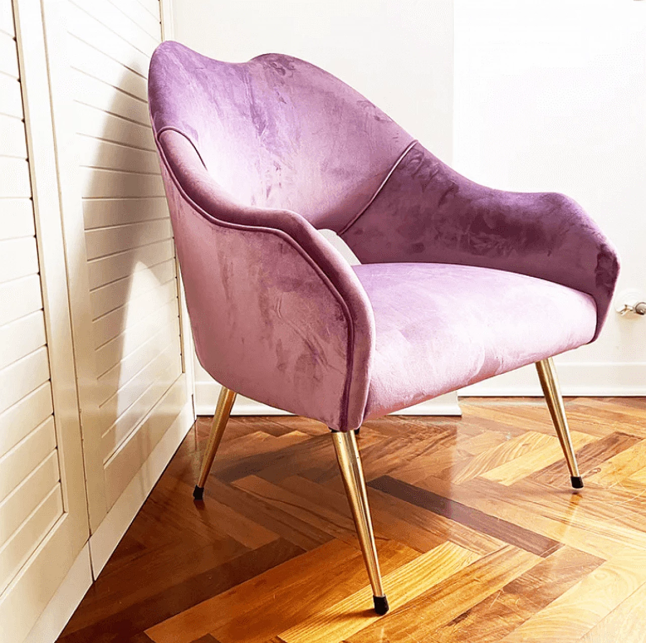 Pair of mauve and purple velvet armchairs Mr & Mrs, 1960s 3