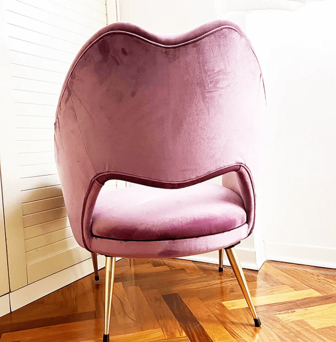Pair of mauve and purple velvet armchairs Mr & Mrs, 1960s 5