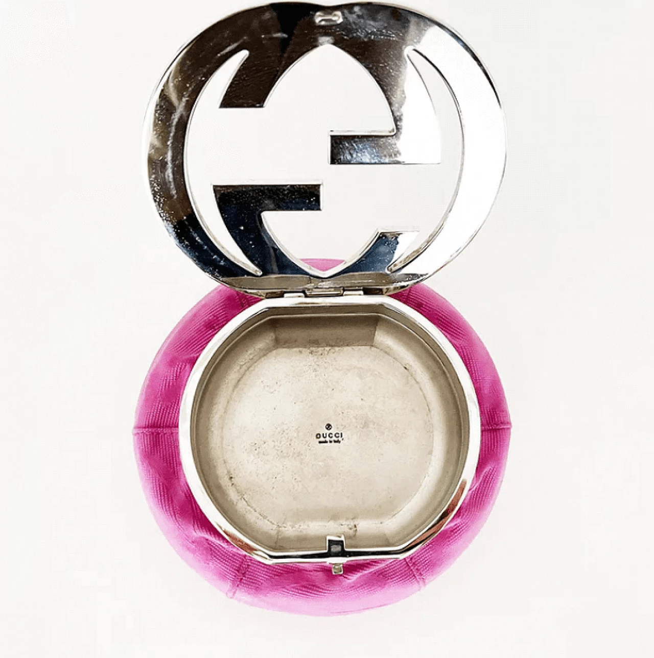 Posacenere Gucci in metallo e tessuto rosa, anni '90 4