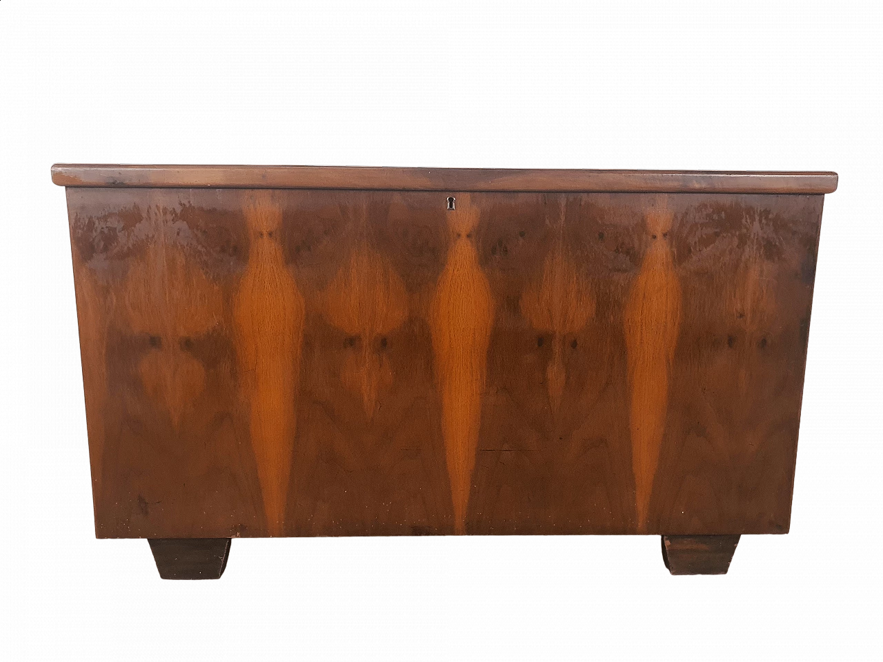 Walnut and poplar plywood trunk, 1920s 27