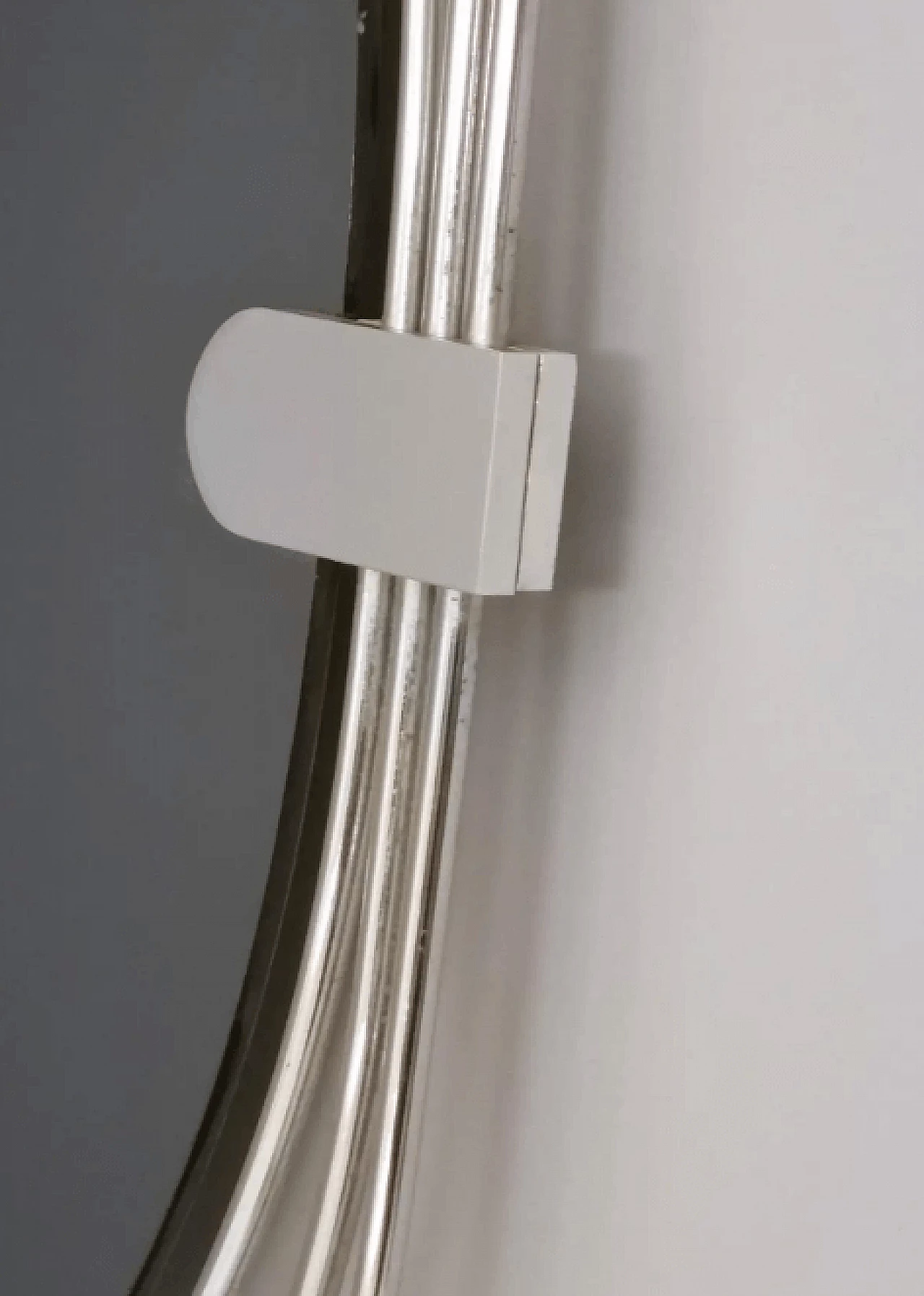 Specchio da parete fumé con tripla cornice in metallo cromato, anni '70 6