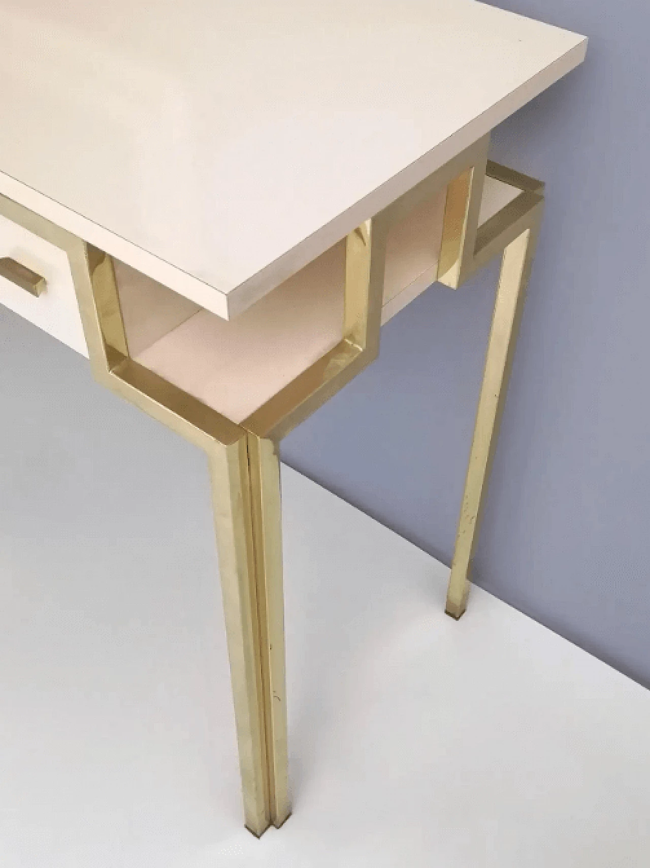 Consolle in formica rosa pallido e ottone con specchio a parete, anni '70 7