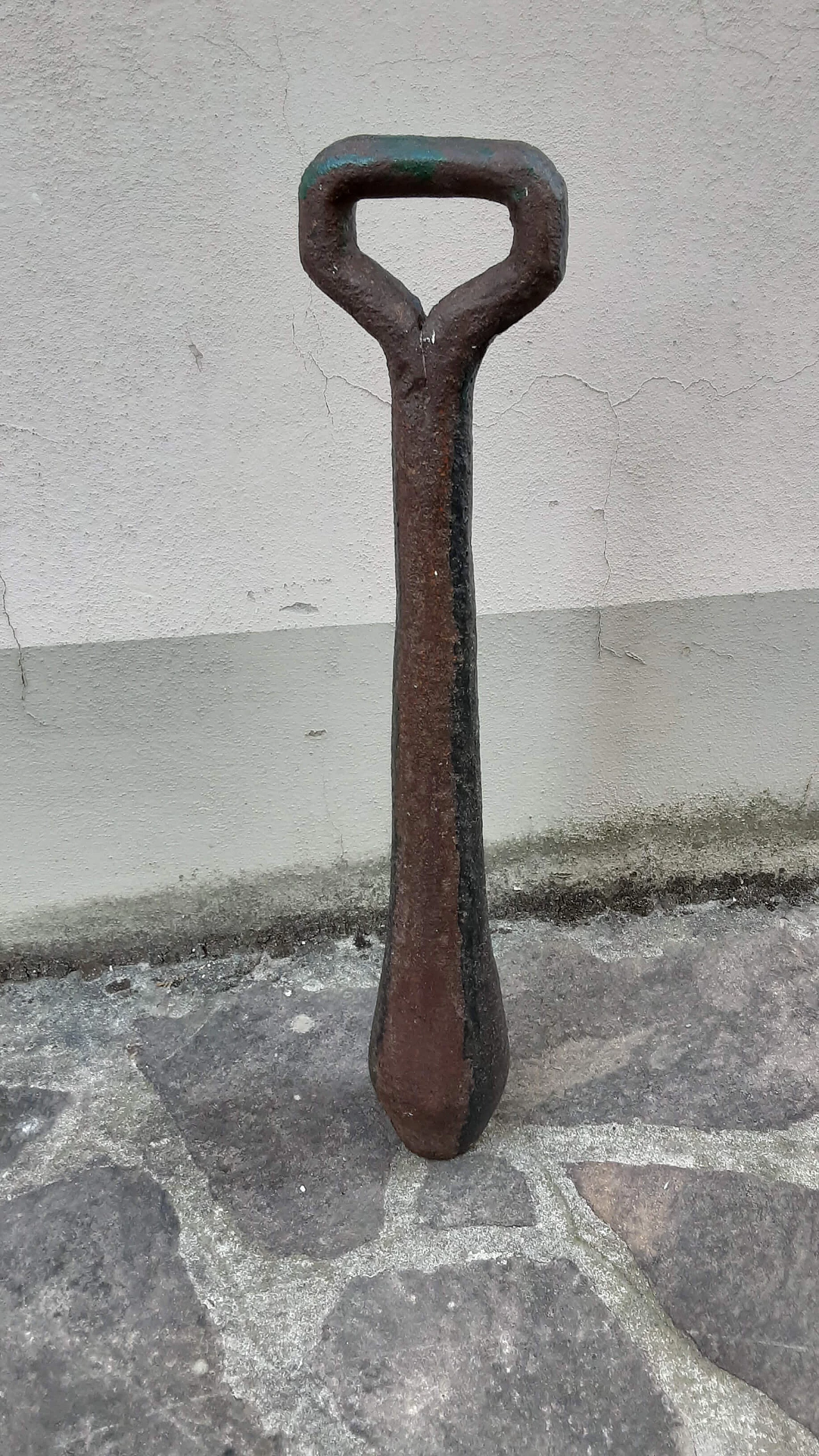 Black painted metal bell clapper, 17th century 2