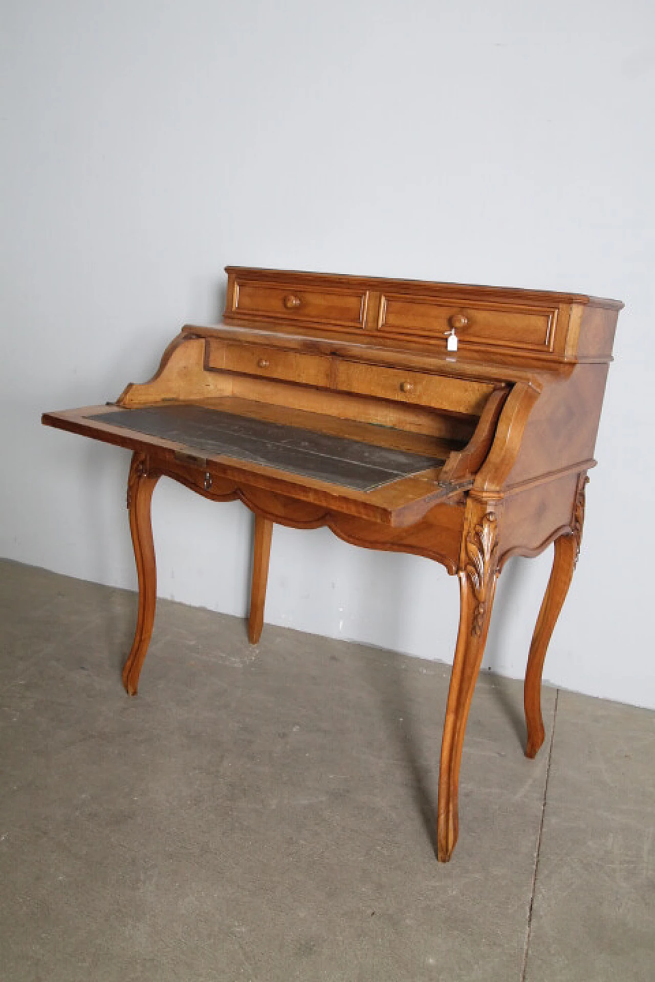 Louis Philippe walnut flap desk, 19th century 9