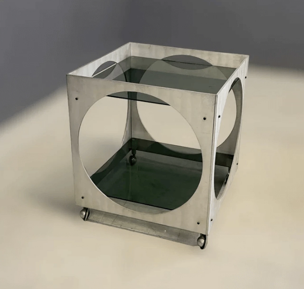 Tavolino con rotelle in alluminio e vetro di Lorenzo Burchiellaro, anni '70 3