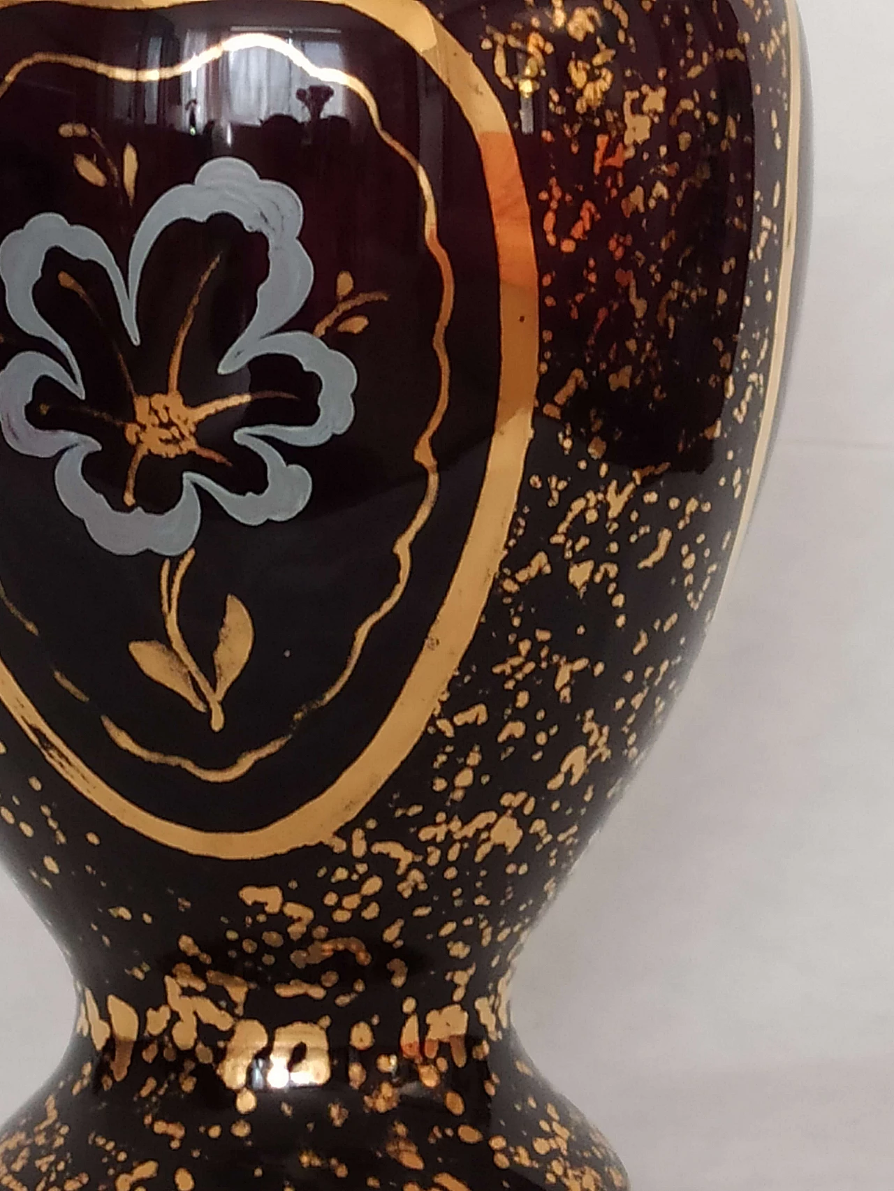 Vaso in vetro di Murano con decorazioni in oro zecchino, anni '50 3