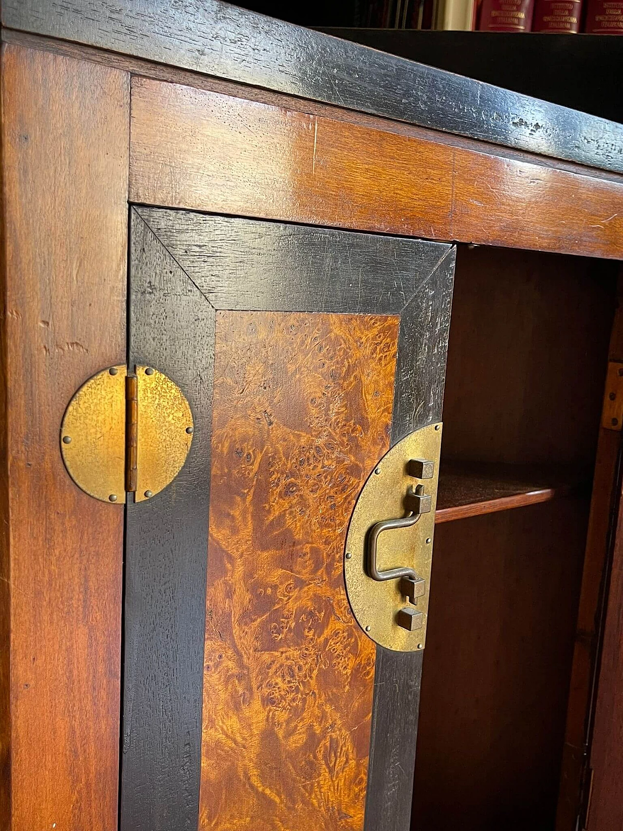 Angoliera in radica di noce e palissandro, anni '70 1