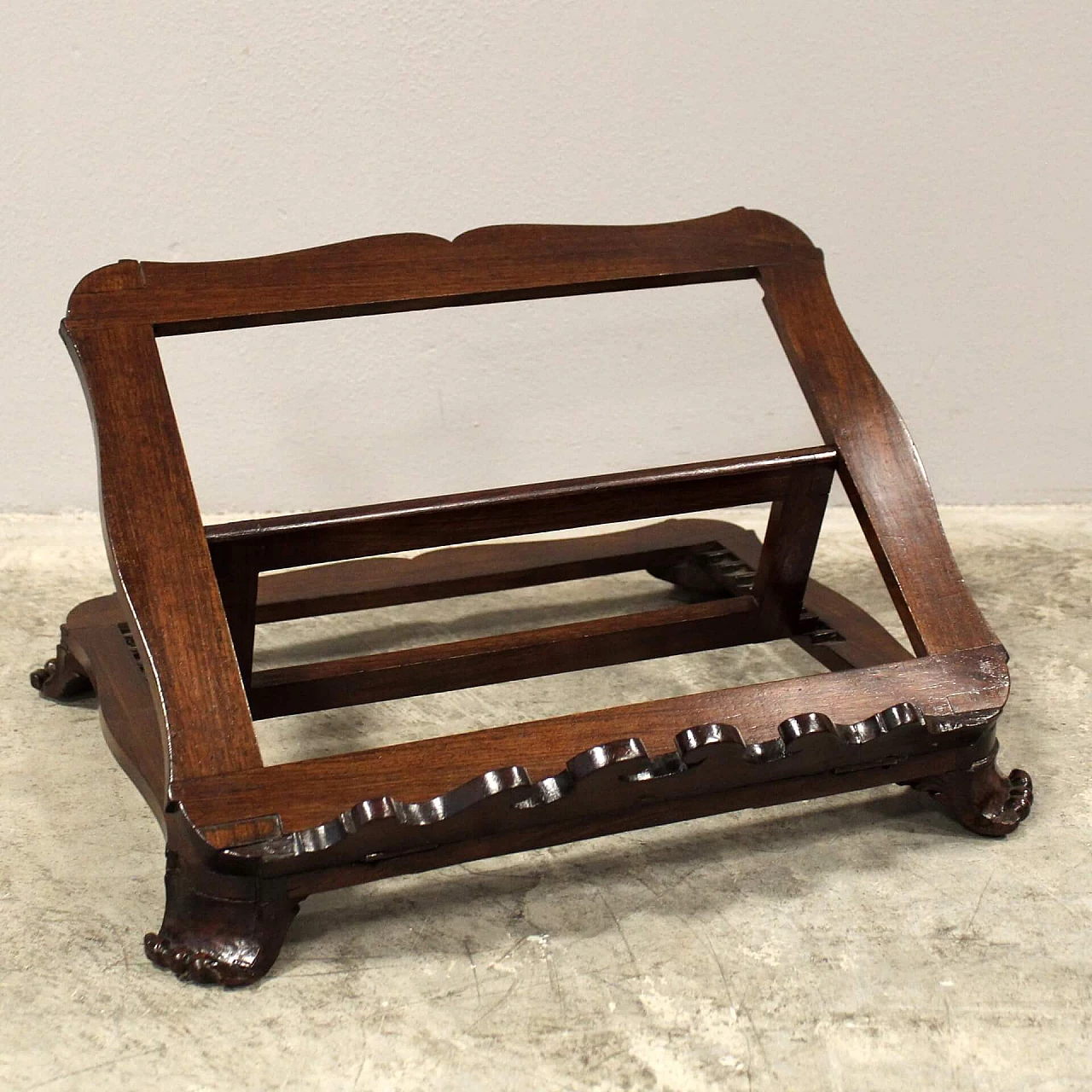 Solid walnut table lectern, late 19th century 6