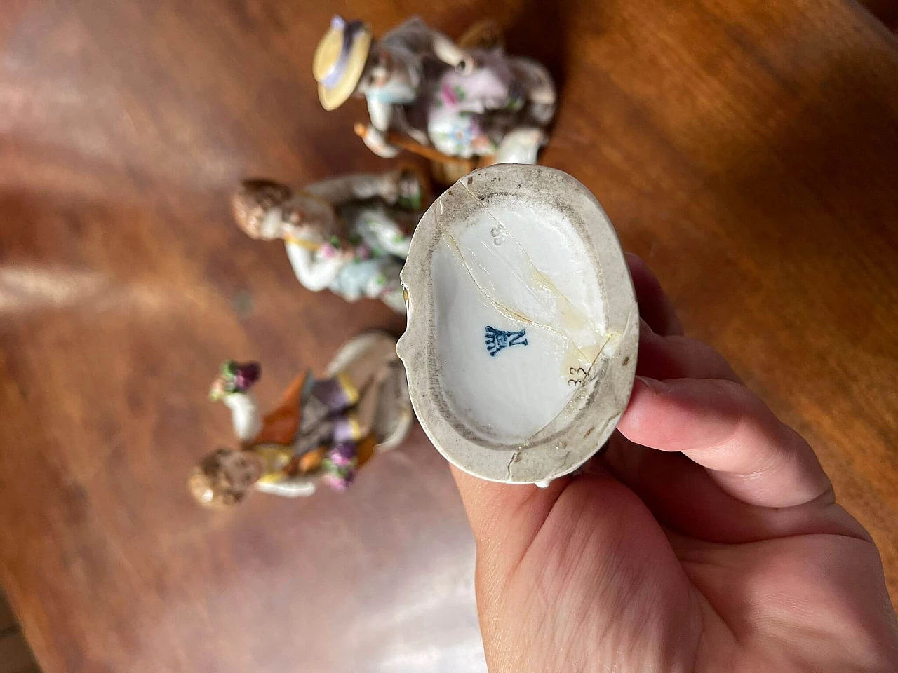 4 Allegories of the four seasons in Capodimonte porcelain, late 19th century 3