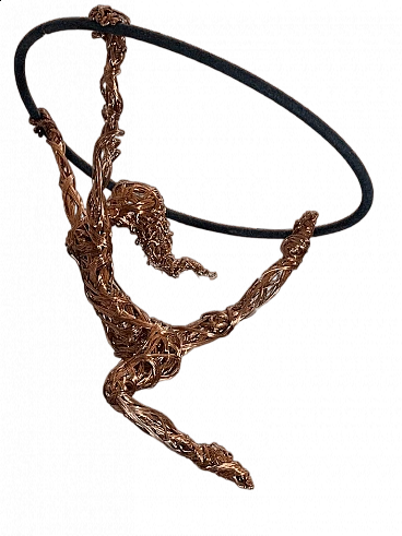 Maria Vittoria Urbinati, acrobat woman, copper wire sculpture, 2010