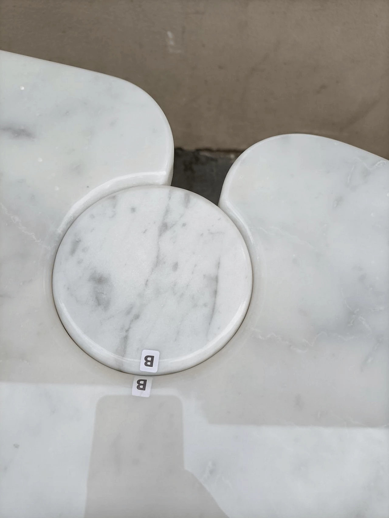 Pair of Eros coffee tables in white marble by Mangiarotti for Skipper, 1980s 25