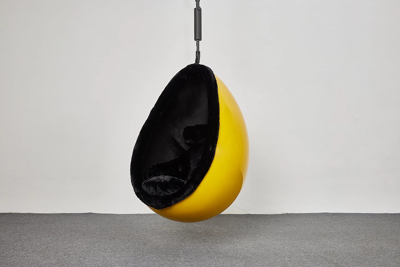 Poltrona a uovo sospesa in vetroresina e tessuto di Kare, 2000 1