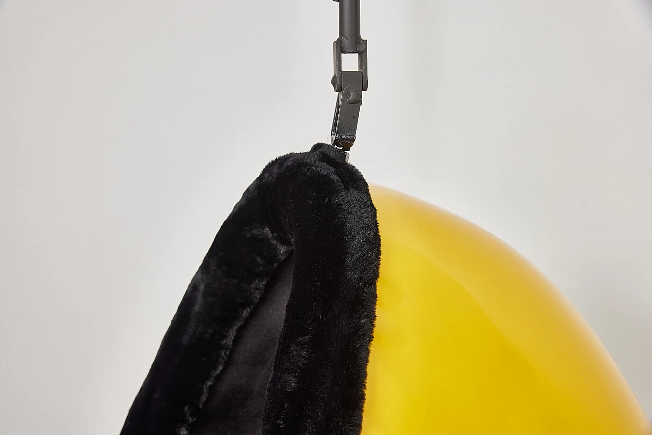 Poltrona a uovo sospesa in vetroresina e tessuto di Kare, 2000 7