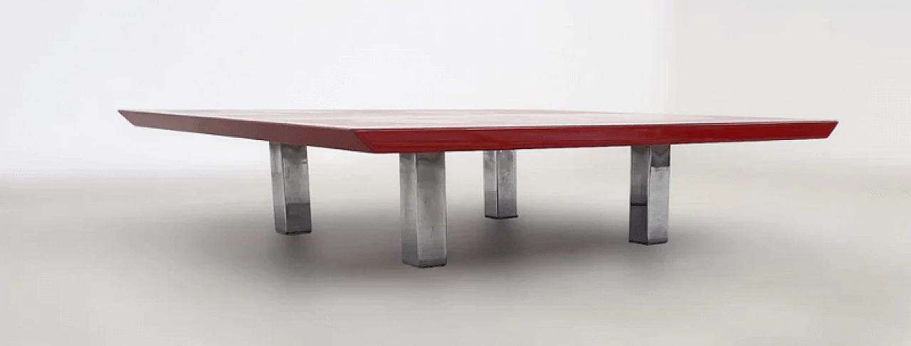 Tavolino in legno laccato rosso e metallo di Vittorio Introini per Saporiti, anni '70 3