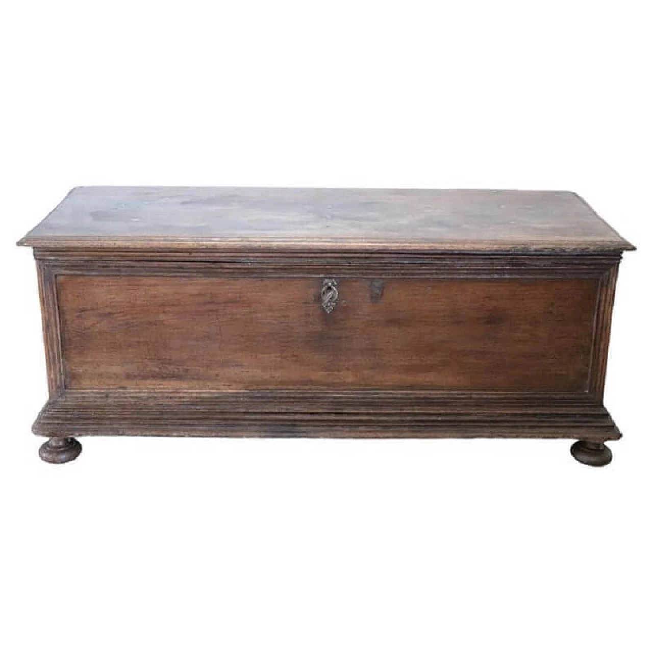 Solid walnut chest, mid-17th century 1