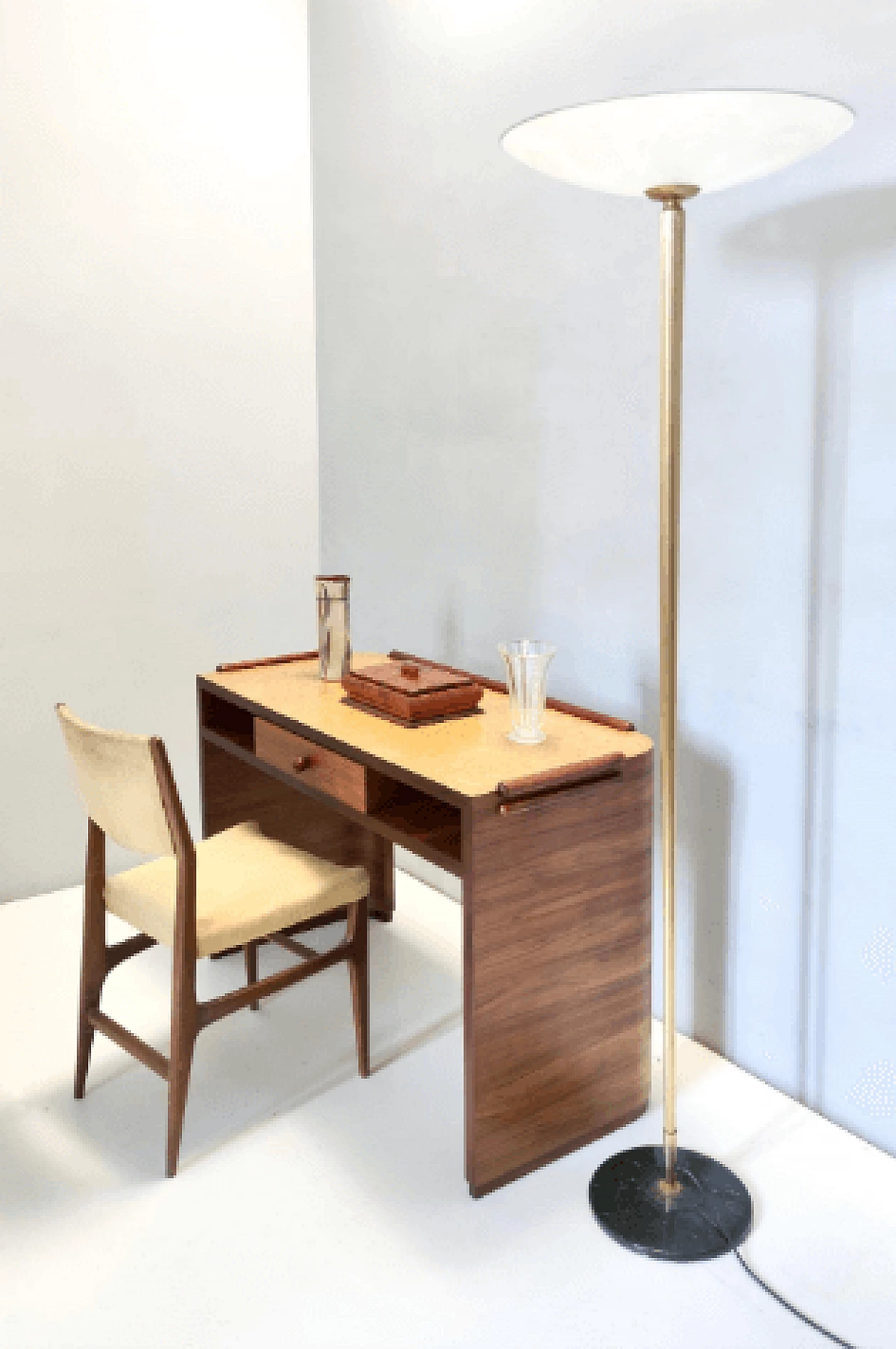 Art Deco walnut and walnut-root box, 1940s 2