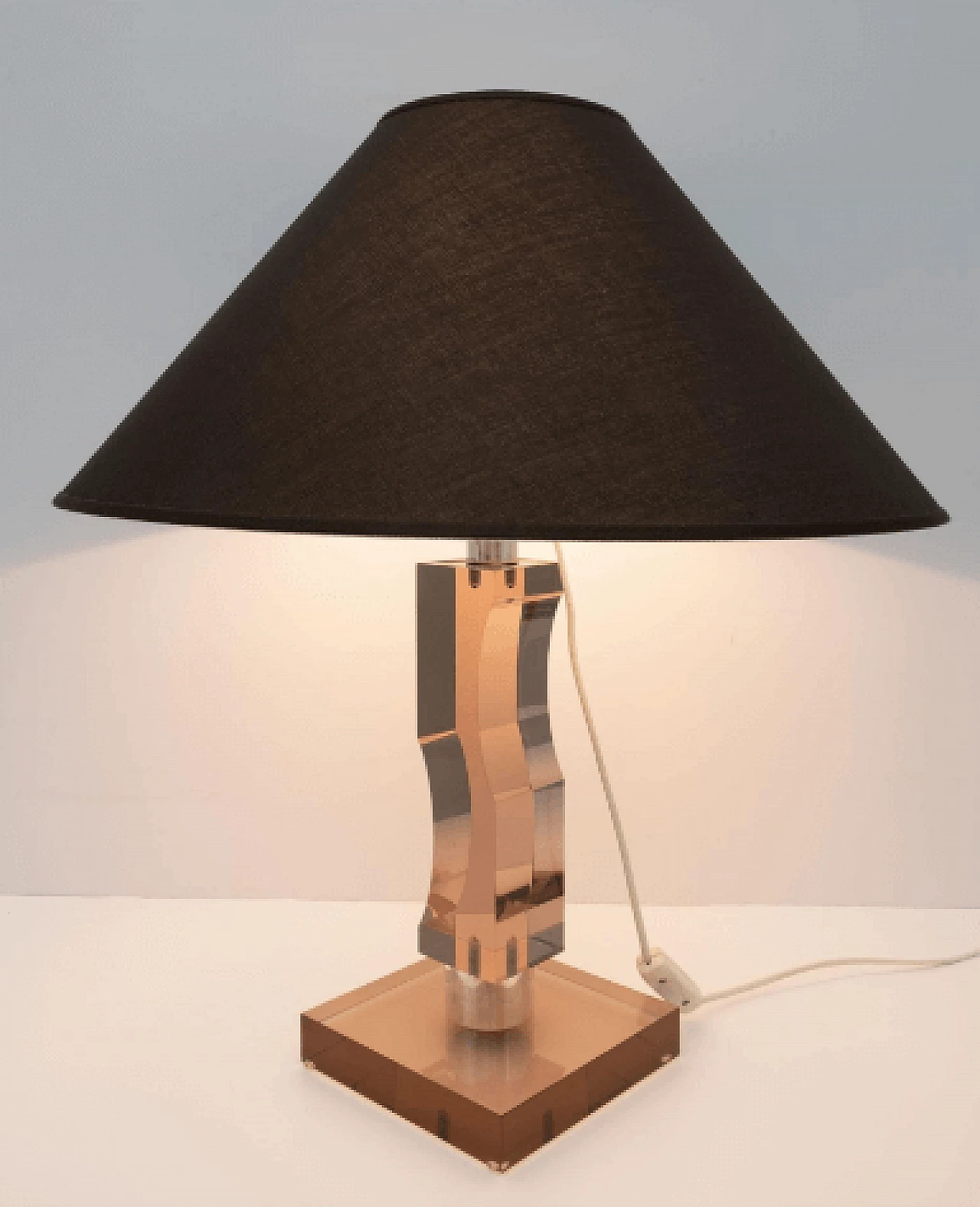 Plexiglass and silver table lamp, 1970s 7