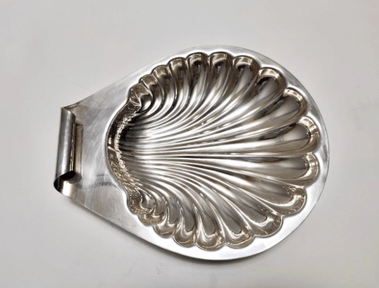 Silver-plated brass shell center piece by Lino Sabattini, 1970s 7
