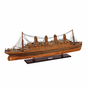 Modellino di nave in legno