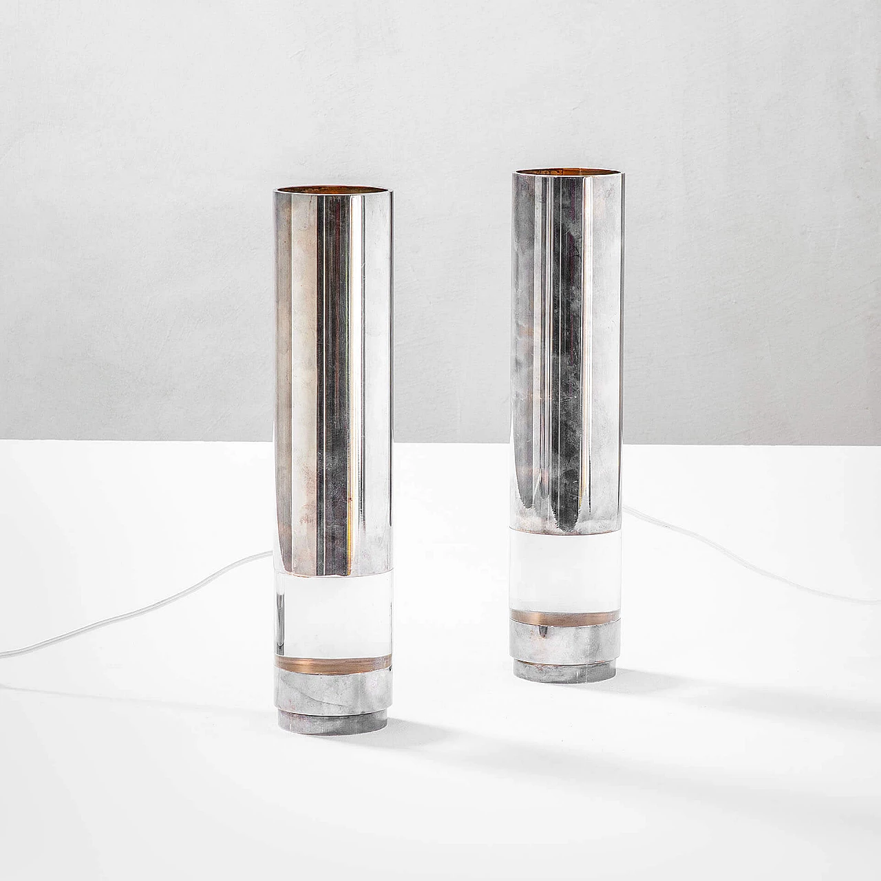 Pair of metal and plexi table lamps by Lino Sabattini for Christofle, 1970s 2