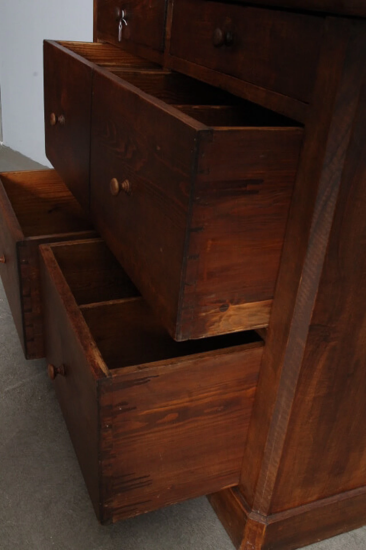 Walnut double-sided chest of drawers, 19th century 5