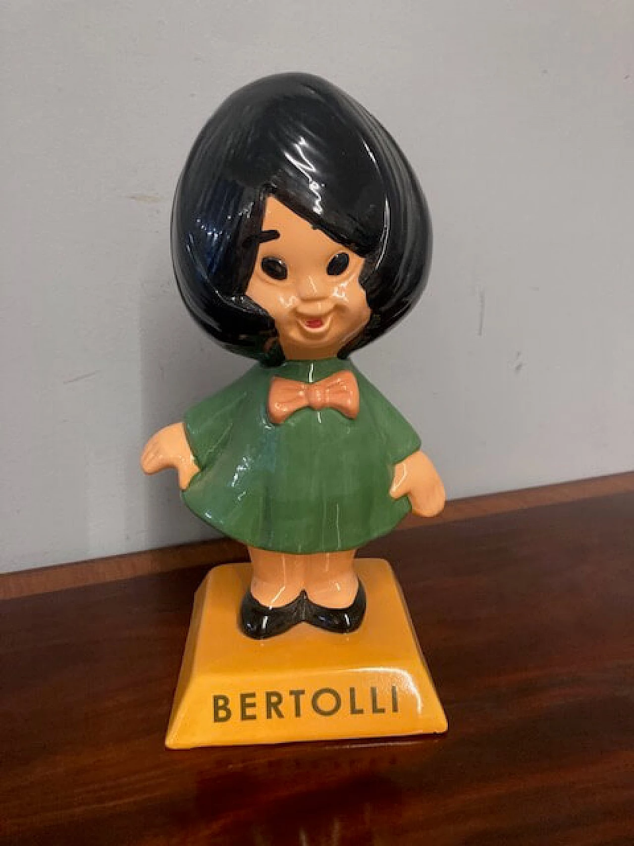 Scultura Olivella in ceramica Bertolli per carosello, anni '60 3