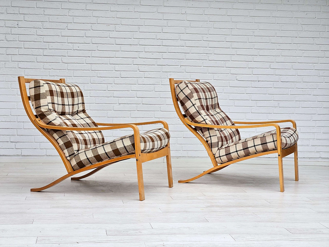 Pair of Danish wool and bentwood lounge chairs, 1970s 2