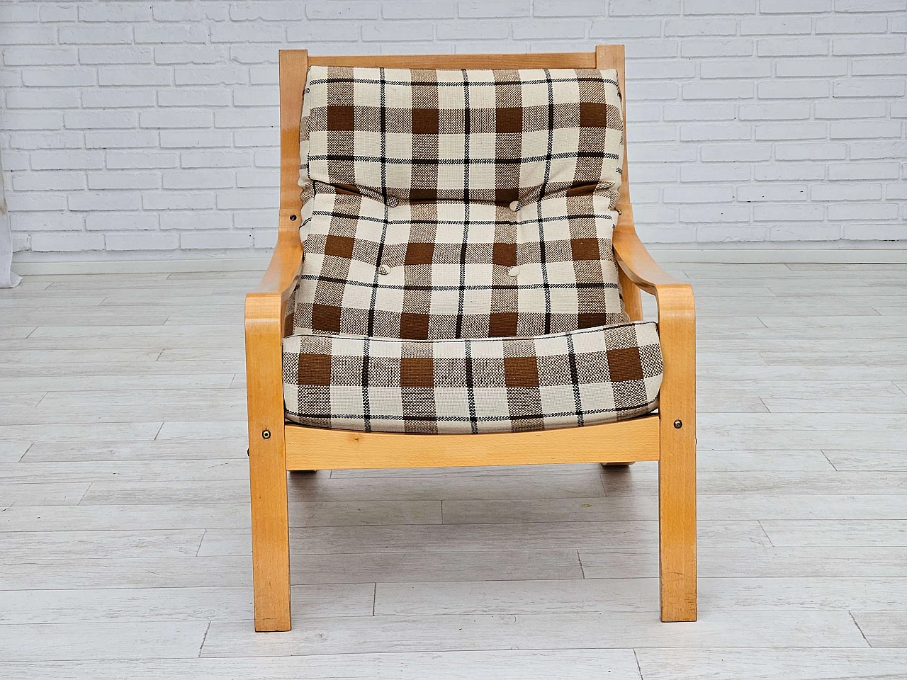 Pair of Danish wool and bentwood lounge chairs, 1970s 7