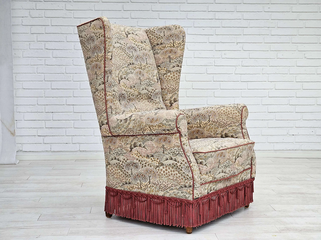 Poltrona danese con schienale alto in tessuto floreale multicolore, anni '60 1