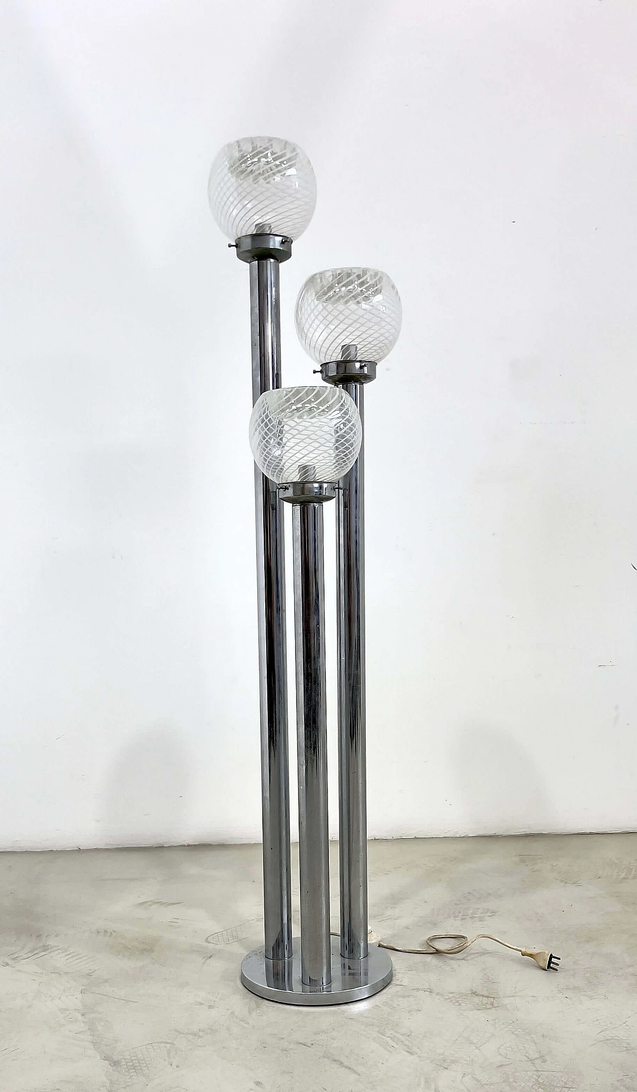 Lampada da tavolo in metallo cromato e vetro di Murano, anni '70 1